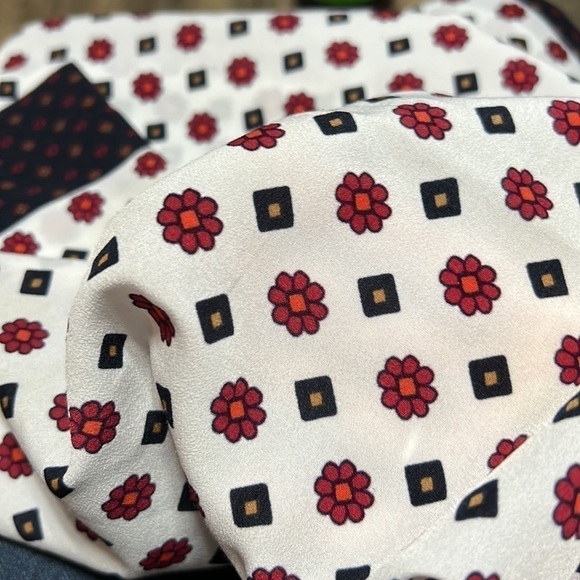 Loft Floral Top (Sz SP) - Picture 8 of 10